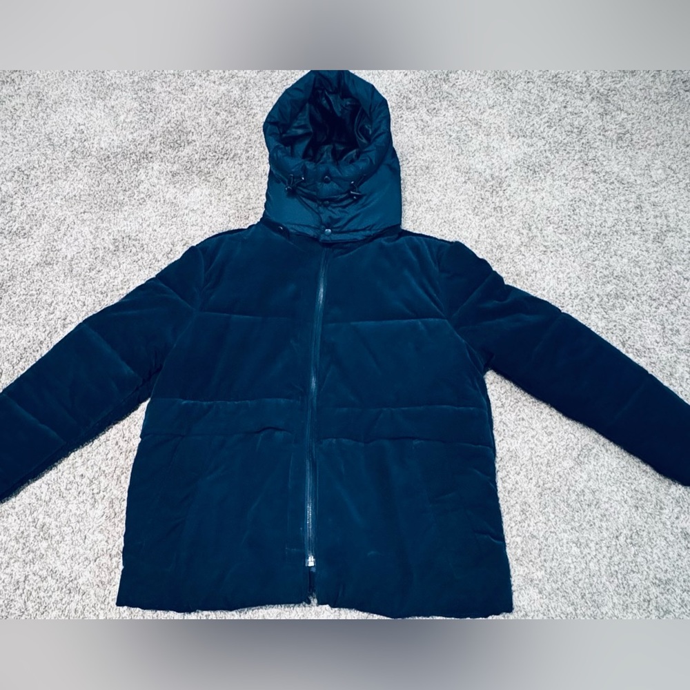 Banana Republic Factory, Corduroy Navy Puffer w/ detachable hood. (L, 42-44).